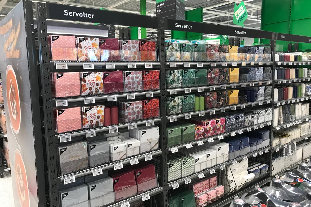 servetter-1000px Varuexponering av servetter i en butik